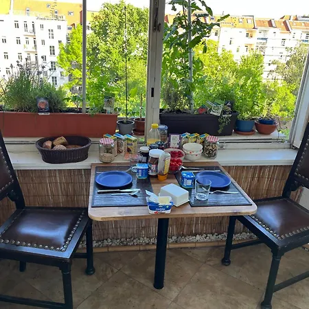 Nach Oben Fuer Zwei Homestay Leipzig